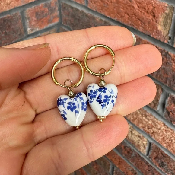 Porcelain Portofino Heart Stainless Steel Pearl Earrings - Picture 4 of 10